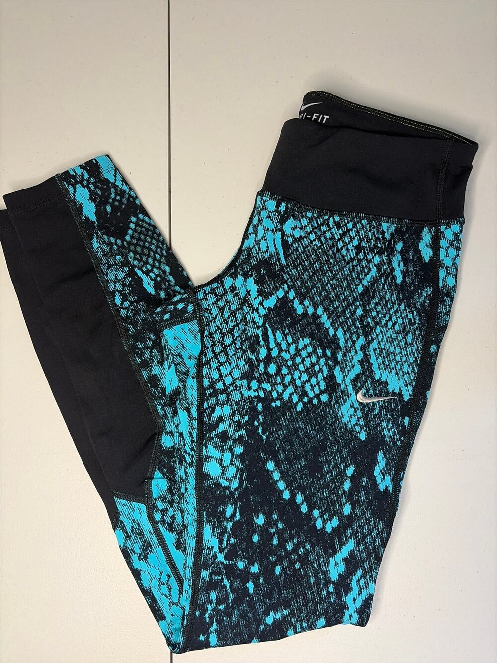 NIKE Dri-fit - snake turquoise & black compression - Small